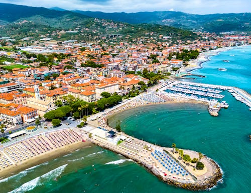 Diano Marina an der italienischen Riviera - Ligurien – © monticellllo - stock.adobe.com