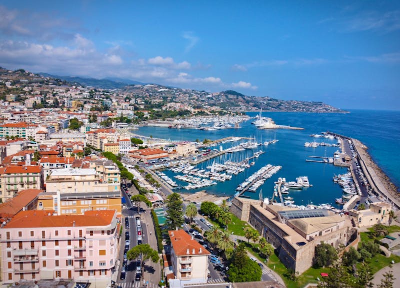 Küstenstadt Sanremo in Ligurien - ©Mike Dot - stock.adobe.com
