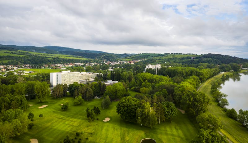 Flügel Grand Hotel in Piestany - Außenanlage – ©Lubos Bakyta