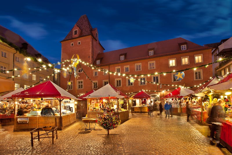 Advent in Regensburg - Lucrezia-Markt auf dem Haidplatz - ©Thomas - stock.adobe.com