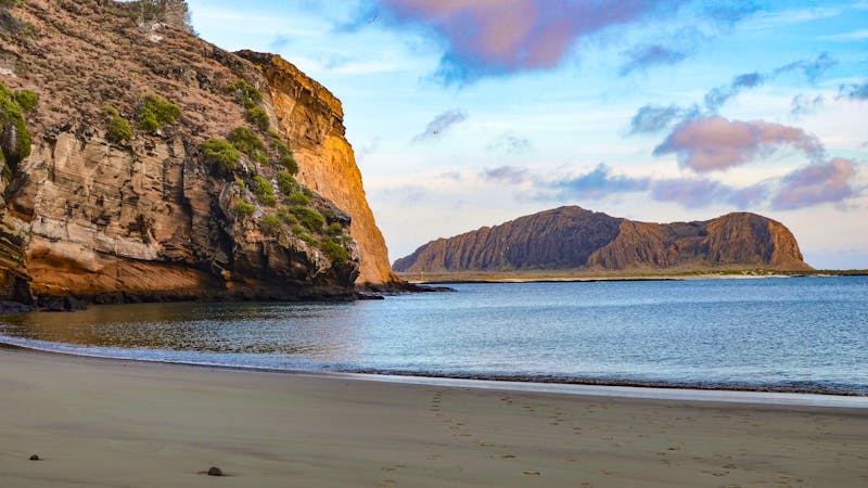 Klippen am Strand bei Pitt Point auf San Cristobal - Galapagos Islands  - ©Mark - stock.adobe.com
