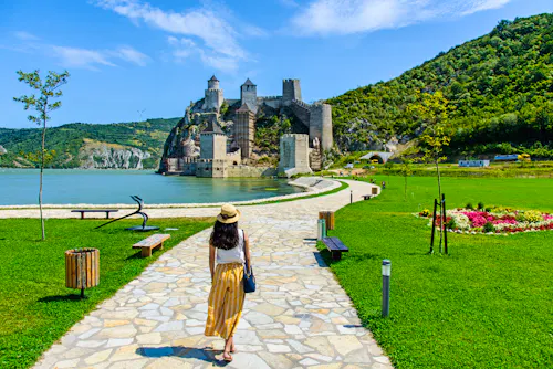 Festung Golubac an der Donau &ndash; &copy; creativefamily - stock.adobe.com
