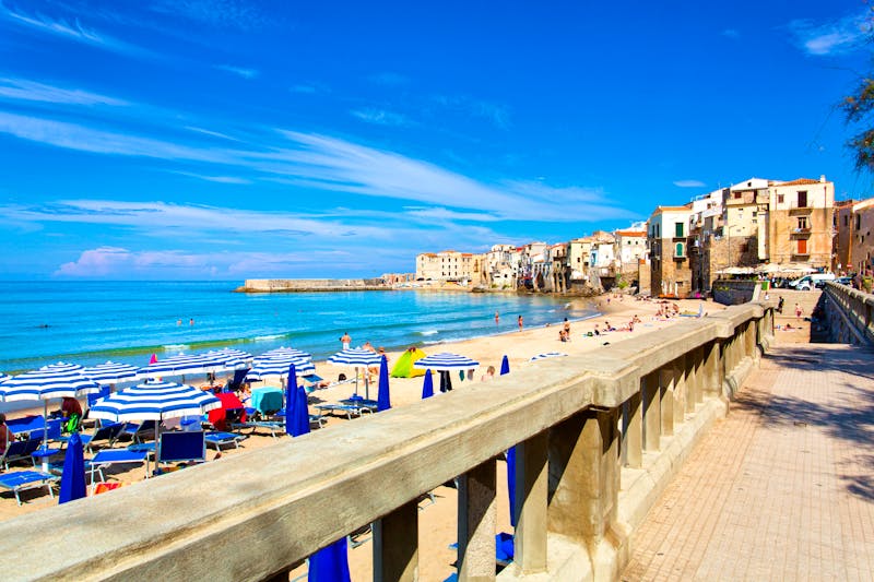 Küstenpromenade in Cefalu an der Nordküste Siziliens - ©lapas77 - stock.adobe.com