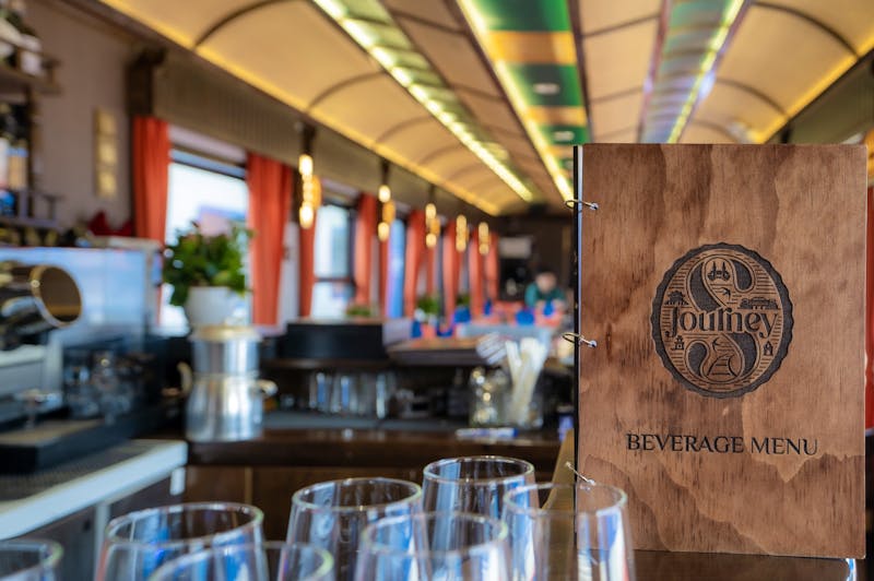 Bar im SJourney Luxuszug - ©SJourney