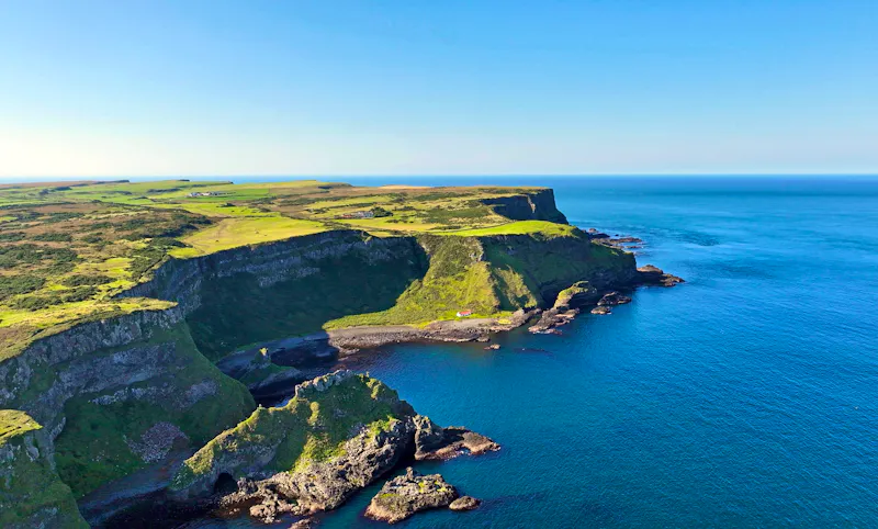 Antrim Coast in Nordirland - &copy;peter - stock.adobe.com