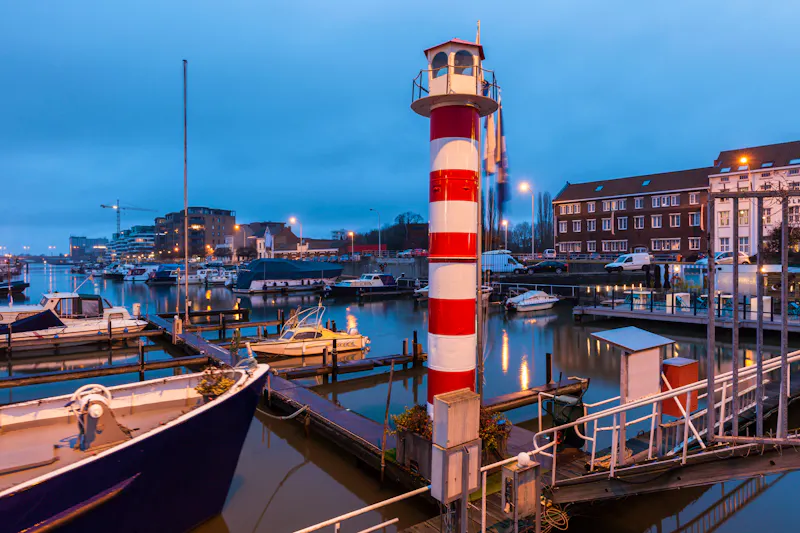 Leuchtturm und Hafen in Hasselt - Belgien - &copy;Henryk Sadura - stock.adobe.com