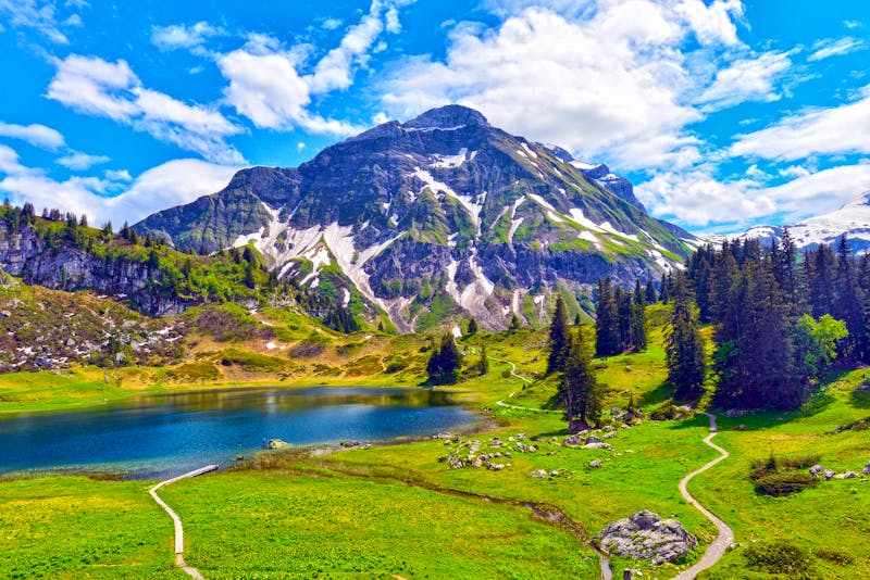 Wanderweg zum Körbersee bei Schröcken - Region Vorarlberg - ©Ilhan Balta - stock.adobe.com