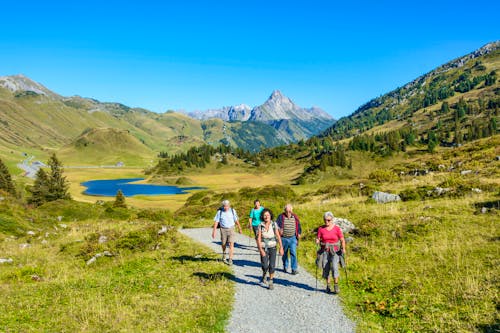 Wandergruppe in der Region Vorarlberg &ndash; &copy; ARochau - stock.adobe.com
