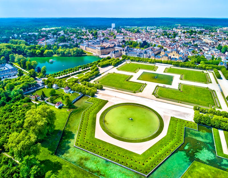 Gartenanlagen am Schloss Fontainebleau - ©Leonid Andronov - stock.adobe.com