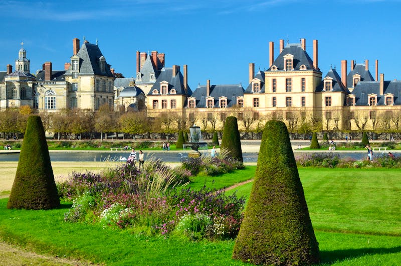 Gartenanlagen am Schloss Fontainebleau - ©oksmit - stock.adobe.com