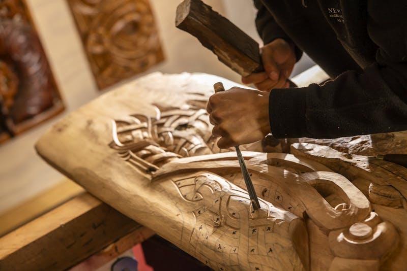 Schnitzereien der Maori in Te Puia, Rotorua - &copy;Graeme Murray - Tourism New Zealand