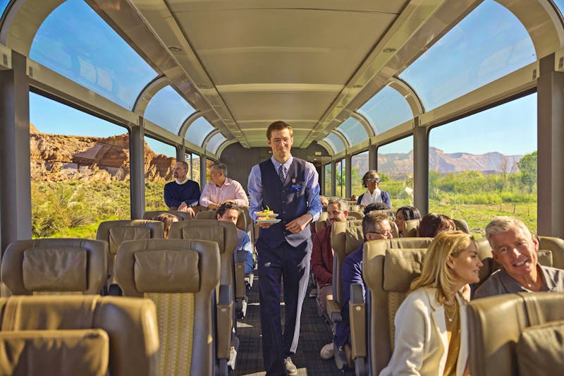 Rocky Mountaineer - SilverLeaf Service - ©Rocky Mountaineer