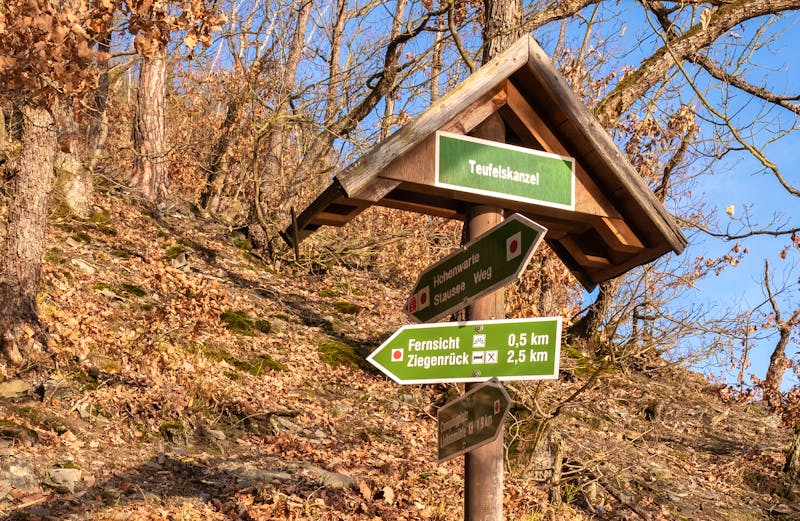 Wanderweg zur Teufelskanzel in Thüringen - ©progarten - stock.adobe.com