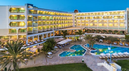 Athena Royal Beach – © Constantinou Bros Athena Royal Beach Hotel