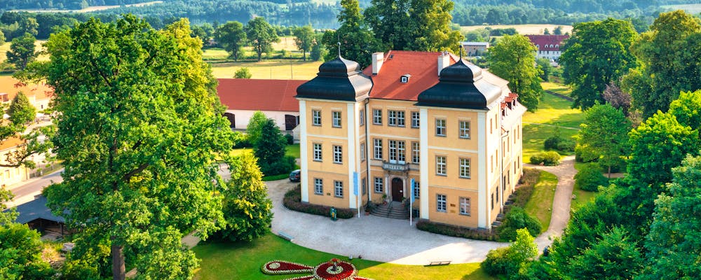 Schloss Lomnitz in Niederschlesien – © Patryk Kosmider - stock.adobe.com