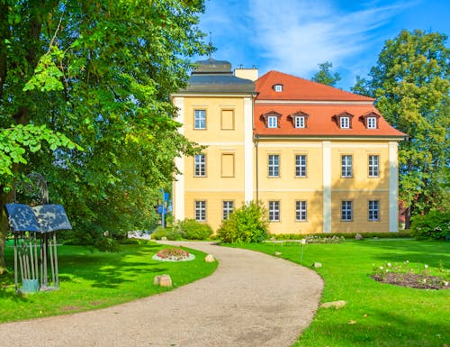 Schloss Lomnitz in Niederschlesien – © Marcin - stock.adobe.com