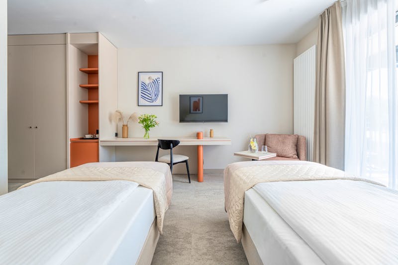 Zimmerbeispiel Doppelzimmer Premium SOFRA FIT & SPA Gesundheitsinstitut – ©IdeaSpa
