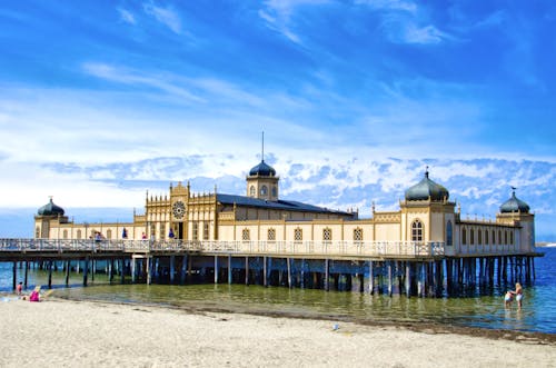 Halland - Kallbadhuset i Varberg &ndash; &copy; Visit Halland