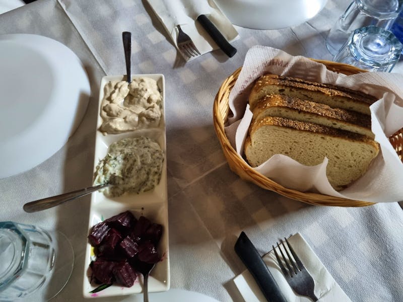 Mittagessen in der Taverne 