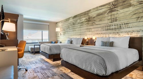 Cambria Hotel Charleston Riverview Zimmer mit Queensize Betten Vorschau – © 2025 Choice Hotels International, Inc.