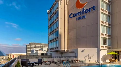 Comfort Inn Memphis Downtown Hotelgebäude – © 2025 Choice Hotels International, Inc.