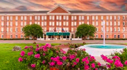 Natchez Grand Hotel & Suites - Hotelgebäude1 – © Natchez Grand Hotel & Suites