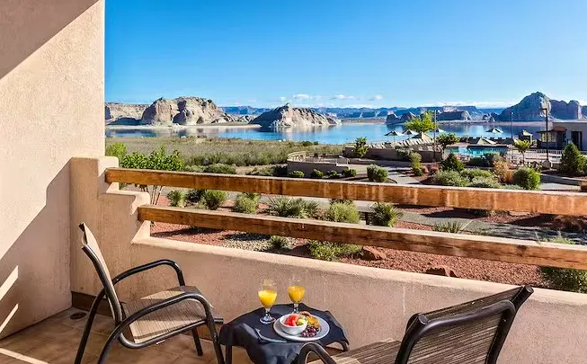 Lake Powell Resort - Lodging&nbsp;&ndash;&nbsp;&copy;&nbsp;Lake Powell Resorts & Marinas 2025