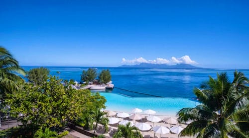 Te Moana Tahiti Resort Infinity Pool II – © Te Moana Tahiti Resort