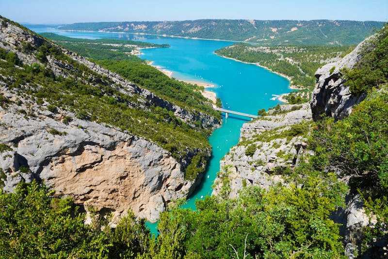 Lac de Ste Croix am Ende der Verdon-Schlucht in der Provence - ©AndiPu - stock.adobe.com