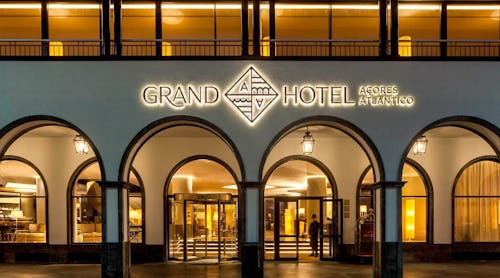 Hotelfront – © https://www.bensaudehotels.com/en/grandhotelacoresatlantico/gallery