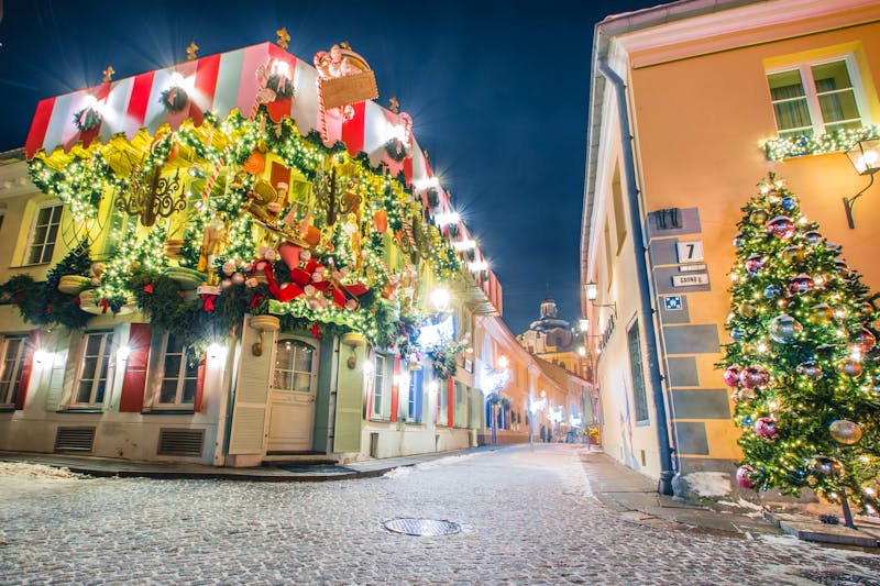 Eine Haus mit Weihnachtsdekoration in Vilnius  - ©held by GoVilnius