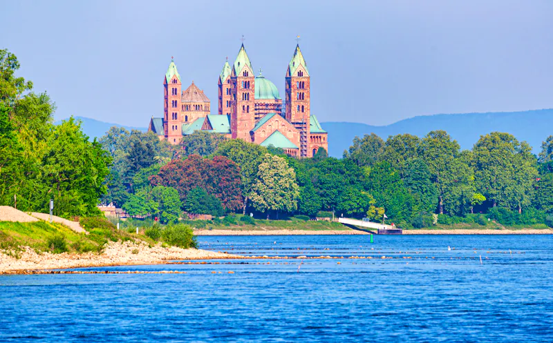 Dom zu Speyer und Rheinauen - &copy;Thorsten Assfalg - stock.adobe.com