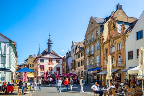Marktplatz, Bad Kissingen, Bayern, Deutschland  &ndash; &copy; ©Sina Ettmer - stock.adobe.com