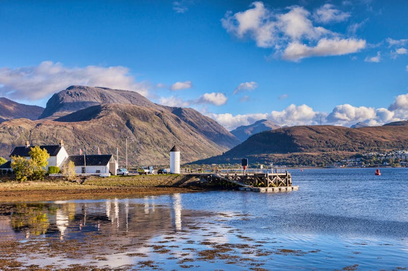 Fort William mit Ben Nevis im Hintergrund - ©Colin & Linda McKie - stock.adobe.com