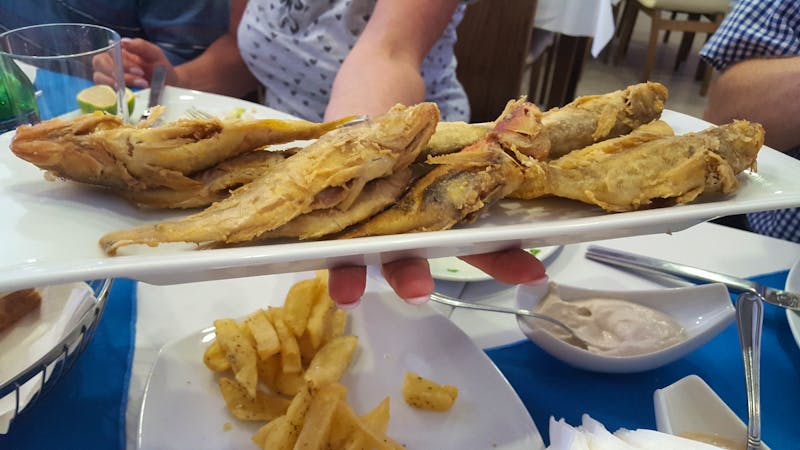 Fisch-Meze-Essen - ©Maxi Goldbach (Eberhardt TRAVEL)
