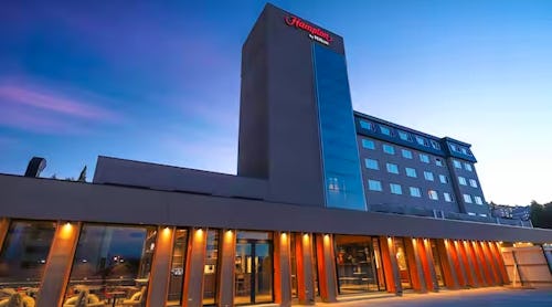 Hampton by Hilton Bariloche Hotelgebäude – © Hilton