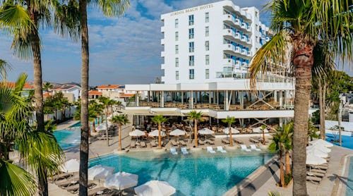 Lordos Beach Hotel - Hotelanlage – © Lordos Beach Hotel