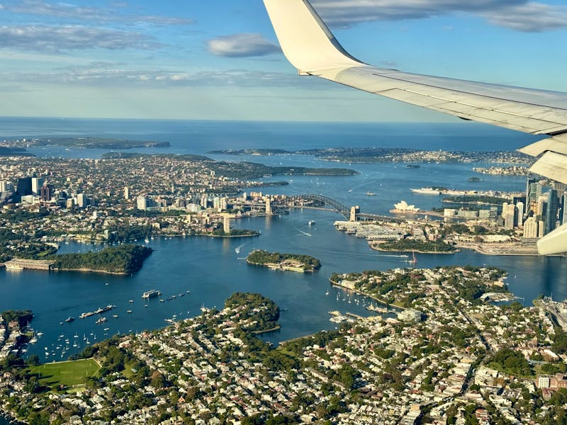 Sydney vom Flugzeug aus – Hafenbrücke und Opernhaus - ©Andreas Wolfsteller - Eberhardt TRAVEL