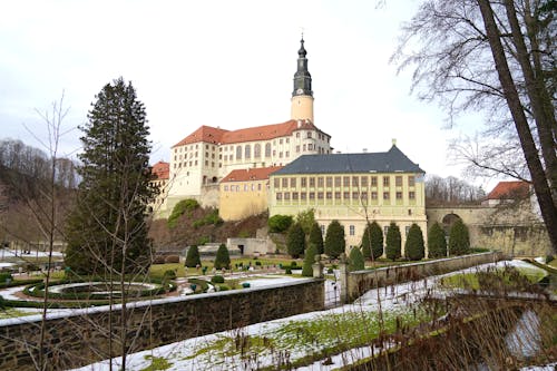 Blick zum Schloss Weesenstein &ndash; &copy; hecht7 - stock.adobe.com