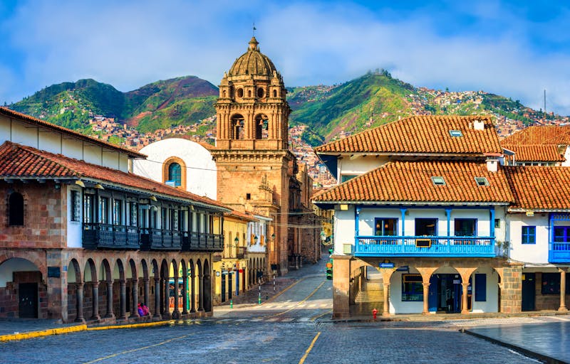 Plaza Mayor and Basilika Menor in der Altstadt von Cusco - ©Boris Stroujko - stock.adobe.com