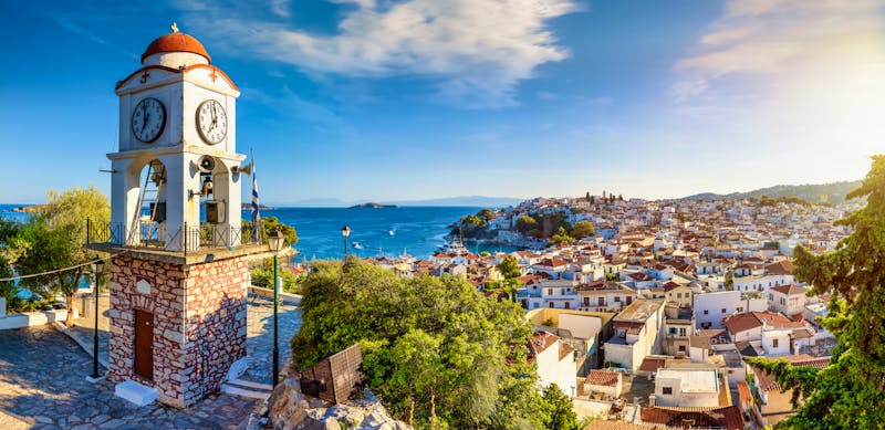 Panoramablick bei Sonnenuntergang auf Skiathos von der Kirche Agios Nikolaos  - ©moofushi - stock.adobe.com
