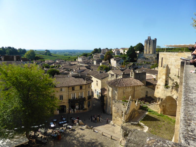 St. Emilion - Blick zum Markplatz und Königsturm - ©Claudia Bernhardt - Eberhardt TRAVEL