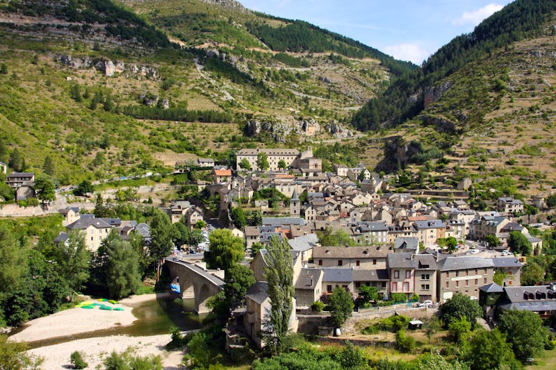 Dorf Sainte Enimie in der Tarnschlucht - Gorges du Tarn - ©loflo - stock.adobe.com