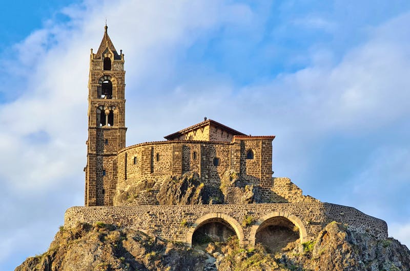 Kirche des „Heiligen Michael auf der Nadel“ in Le Puy en Velay - ©Maria - stock.adobe.com