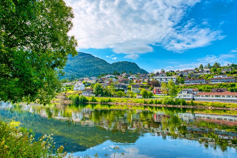 Förde im Westen Norwegens - ©Joan Vadell - stock.adobe.com
