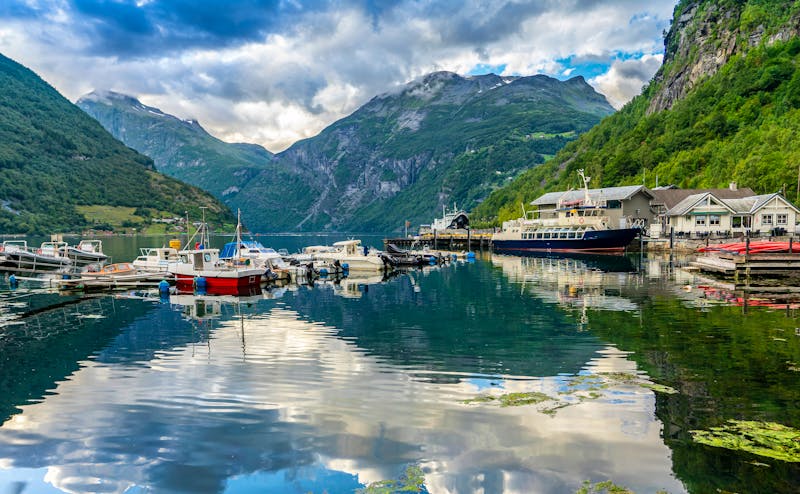 Der kleine Hafen vom Ort Geiranger - ©Frank Lambert - stock.adobe.com