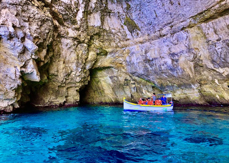 Bootsfahrt zur Blauen Grotte auf Malta - ©Mathias Schirmer - Eberhardt TRAVEL