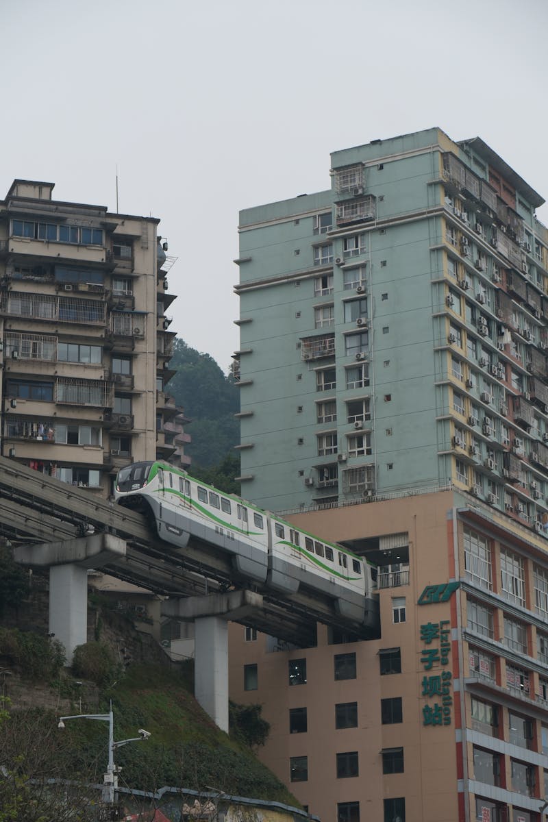 U-Bahn-Station Liziba im Wohnhaus in Chongqing, China - ©Sten Bernhardt - Eberhardt TRAVEL