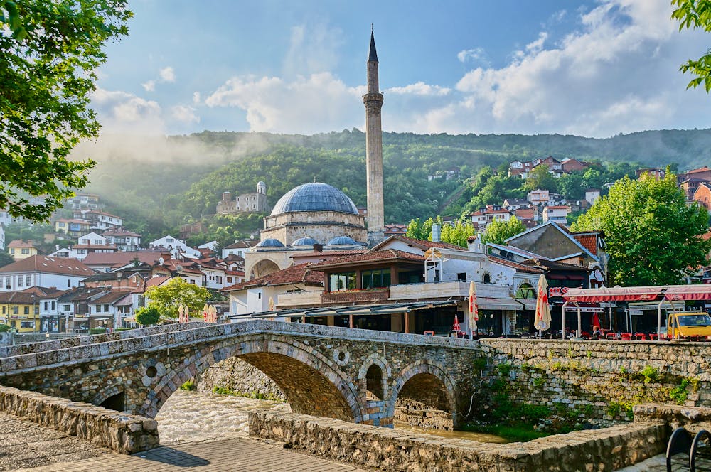 Sinan-Pasha Moschee in Prizren, Kosovo &ndash; &copy; Vitex - stock.adobe.com