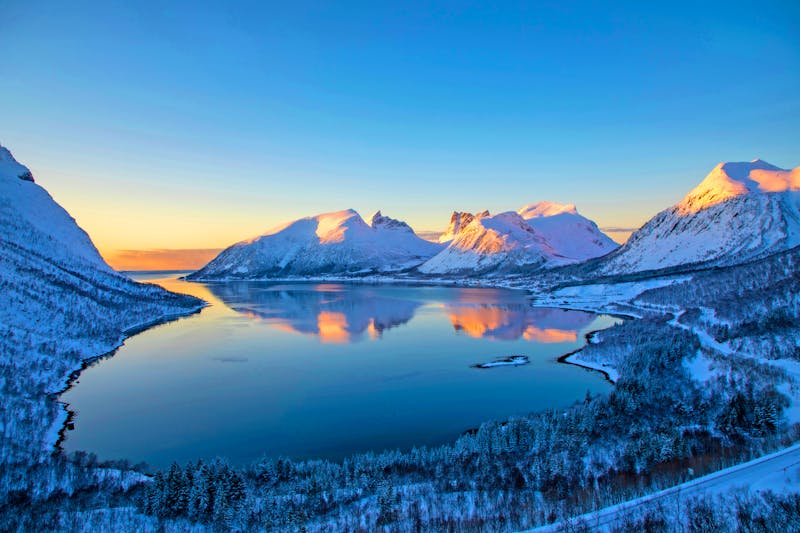 Blick auf den Bergsfjord auf der Insel Senja - ©Lunghammer - stock.adobe.com